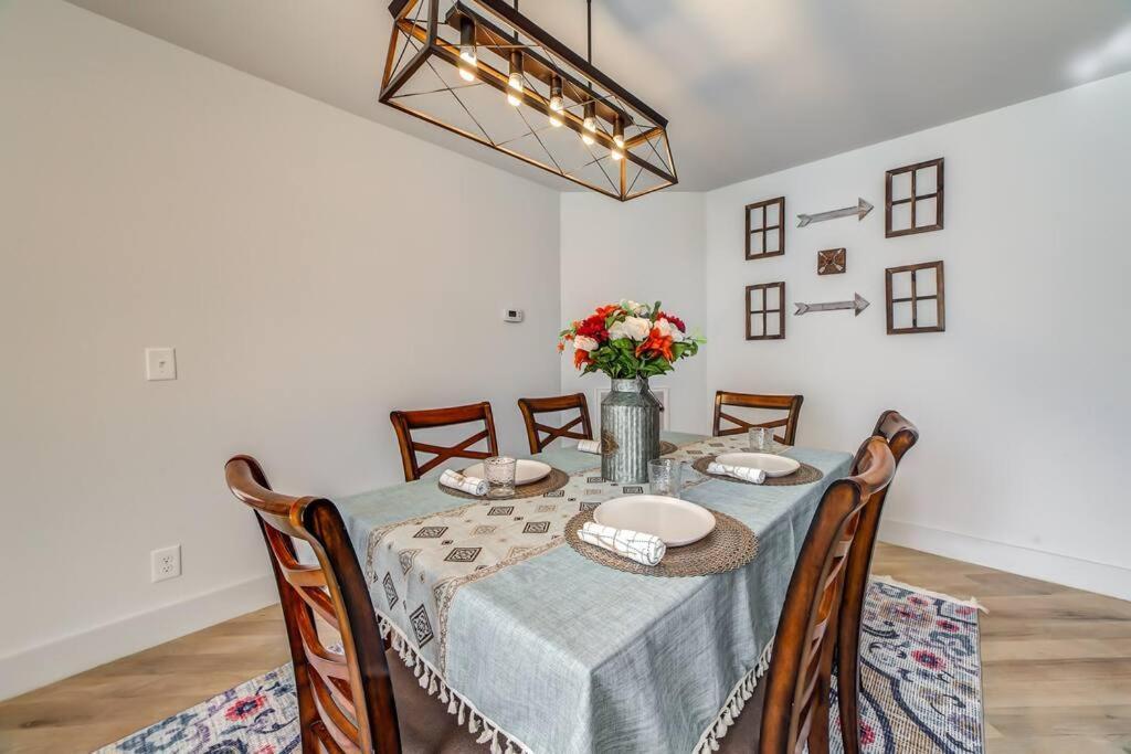 Nashville's Broadway: Your Spacious Holiday home *