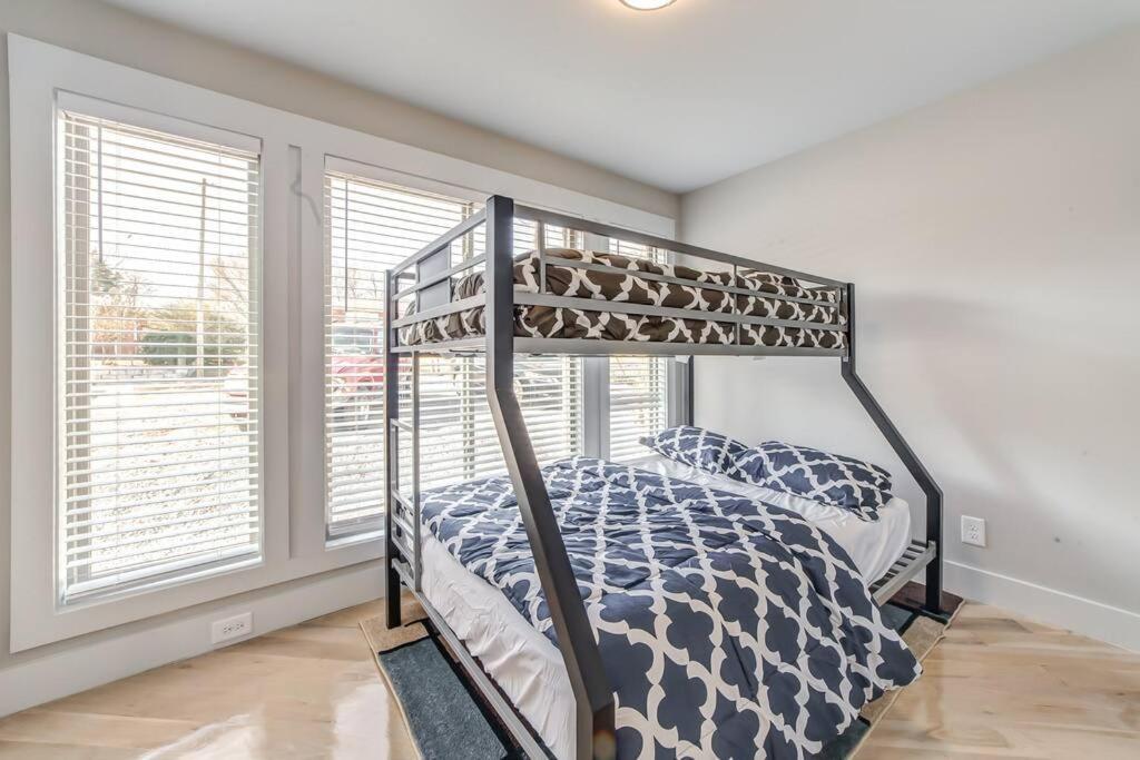 Nashville's Broadway: Your Spacious Сasa de vacaciones *