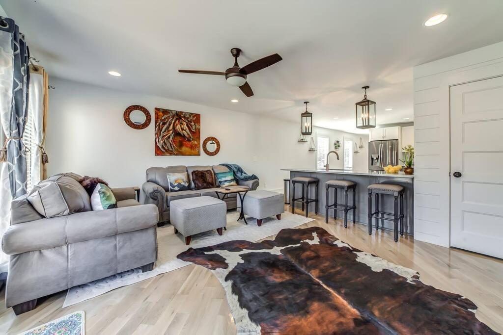 Nashville's Broadway: Your Spacious Сasa de vacaciones Nashville